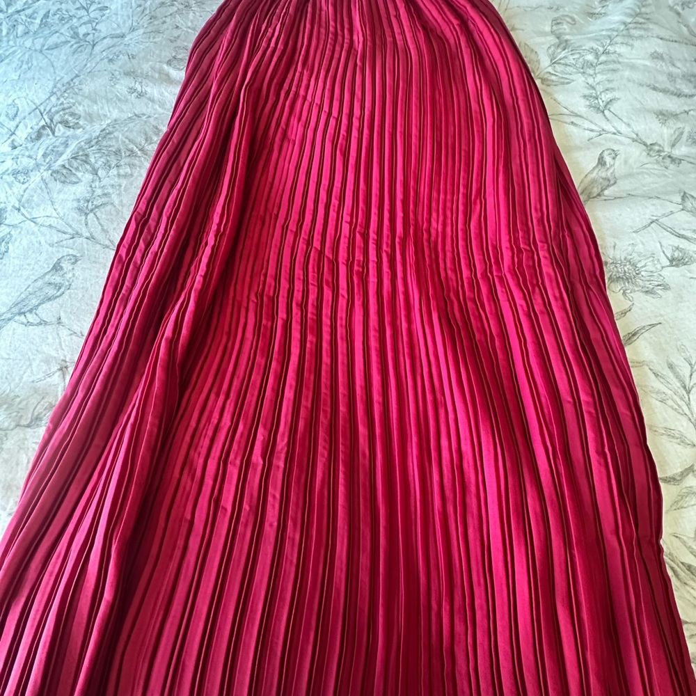 Banana Republic Fuchsia Maxi Skirt.. new, never worn .. s w e e t🩷